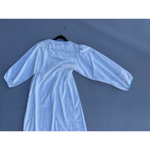 NATORI White Long Sleeve Ivory Silky Nightgown Applique Embroidered Floral Sz M - Picture 5 of 9